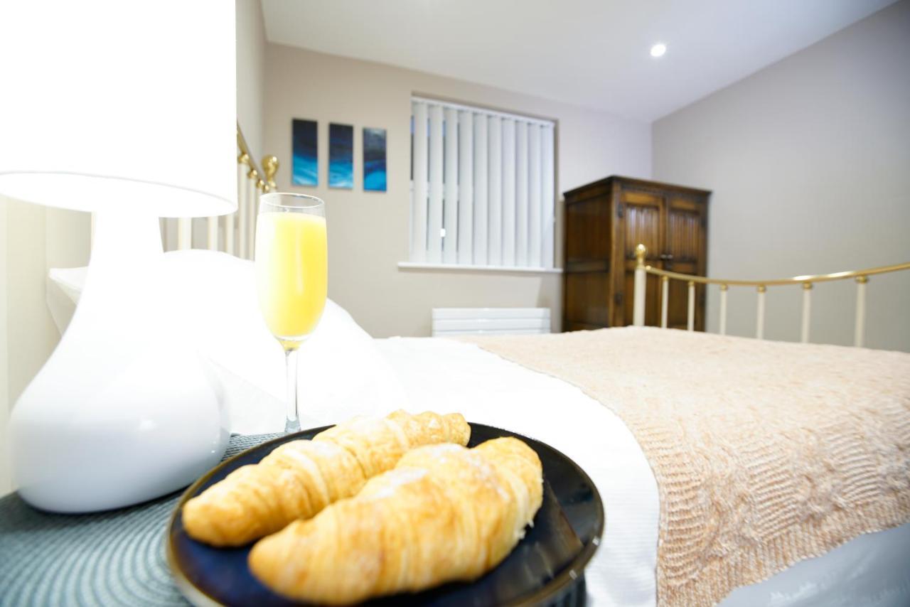 Seafarer'S View - 6 Bedroom Townhouse In Cowes, Parking & Seaviews. Каус Екстер'єр фото